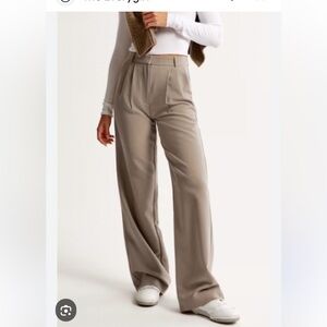 🛍️ A&F - Abercrombie Sloane Straight Pants, Ultra High Rise!